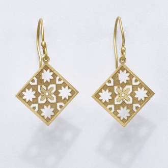 Brinco Ladrilho Flor e Estrelas M